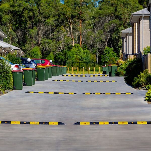 Plastic Speed Bump/ Speed Breaker  250x365x50mm (4 PC) With Nail - Image 7